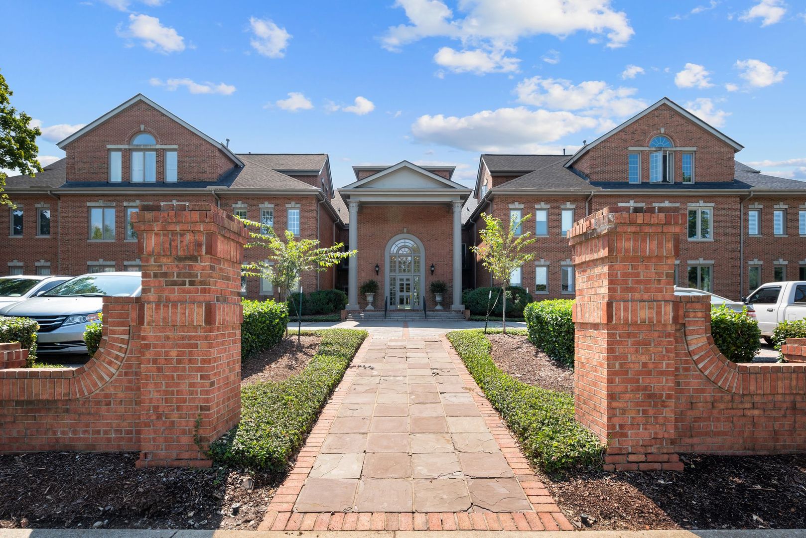 Nashville Condo: 3733 West End Avenue Unit 207