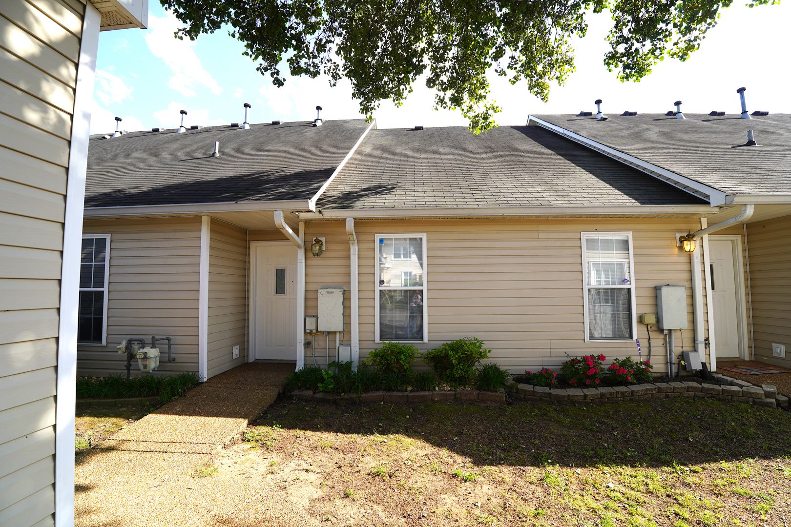 Hermitage House: 131 Lake Chateau Drive