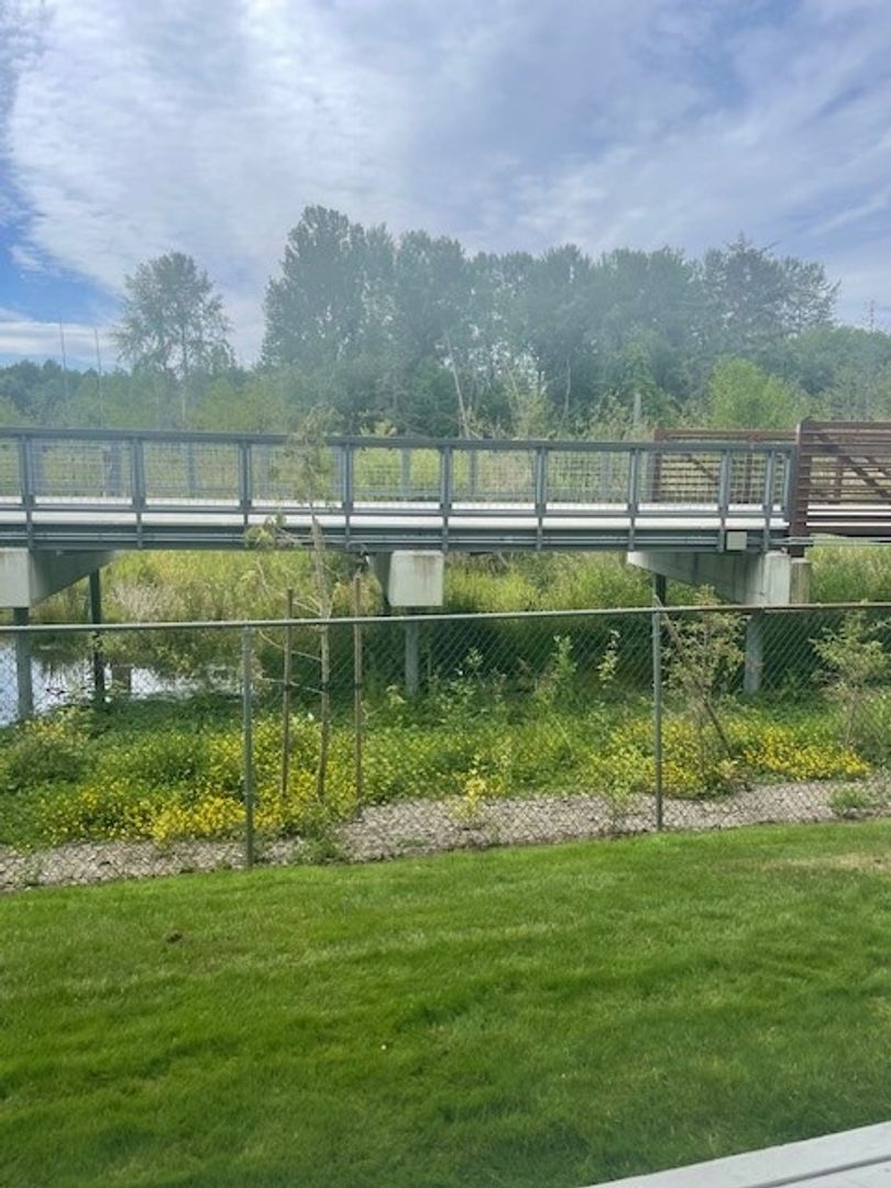 Lynnwood Apartment: 20116 48th Ave W