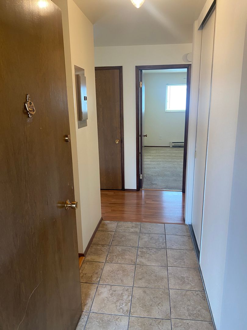 Seattle Apartment: 901 Taylor Ave. N.