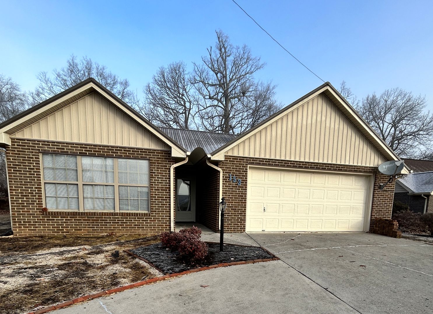 Jefferson City House: 153 Oakleaf Cir