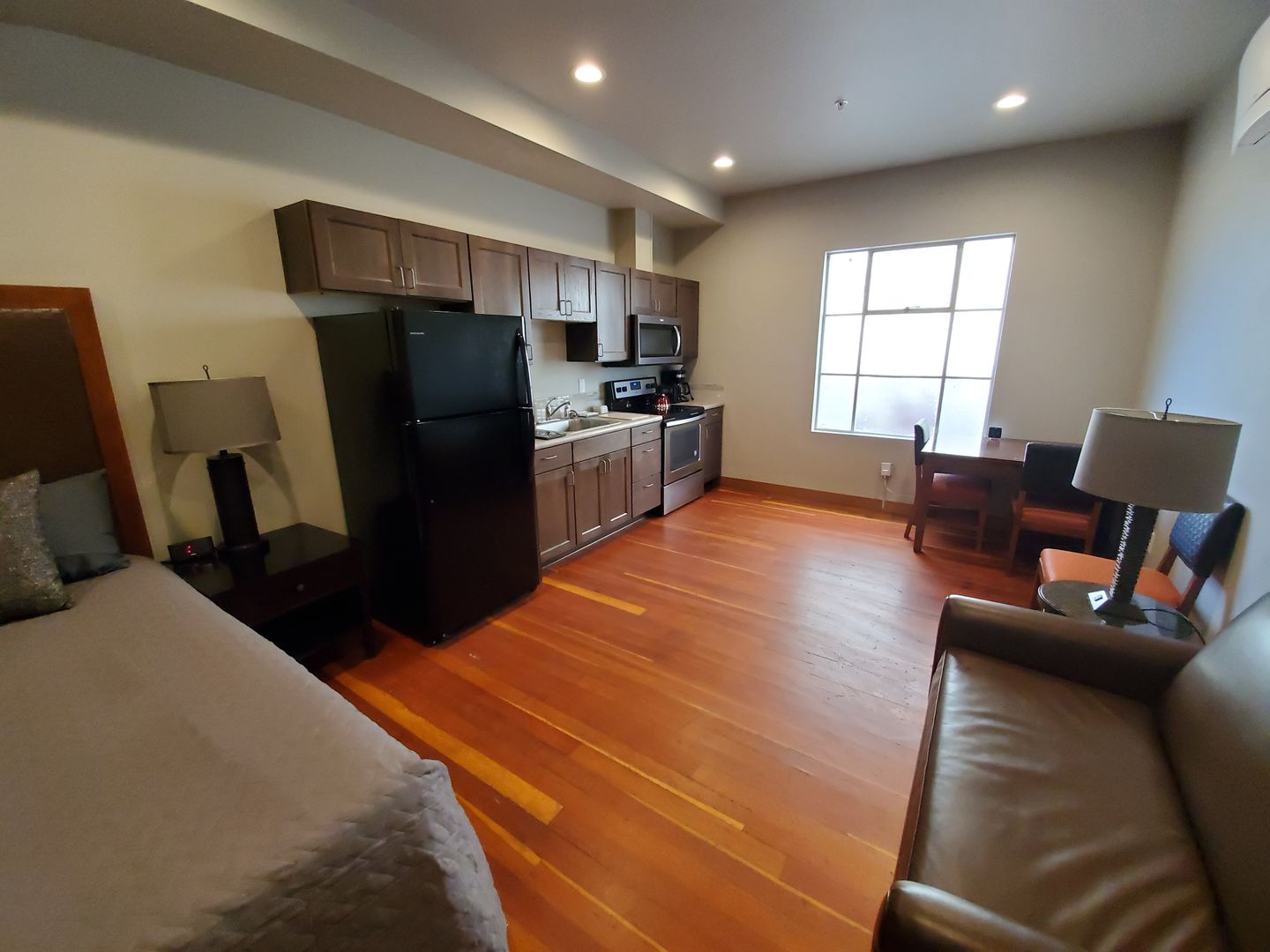 515 E Yakima Ave Studio, Yakima, WA 98901