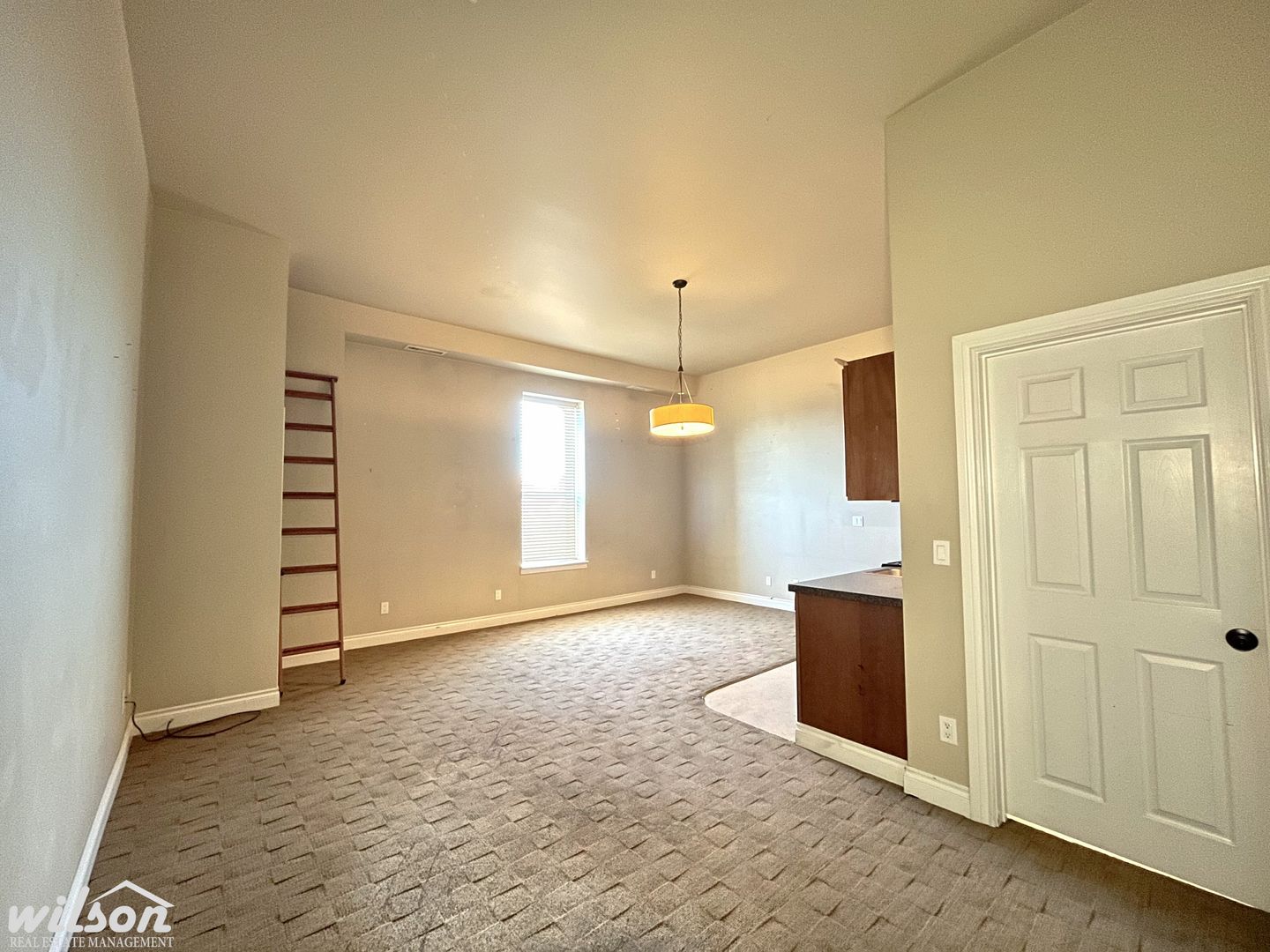 YAKIMA Apartment: 5 N. FRONT ST.