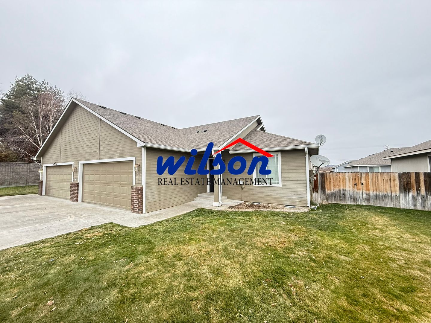Yakima Apartment: 1900 Wellington Dr