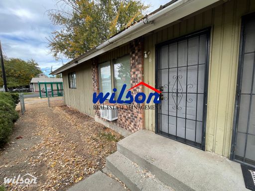 2bd/1ba with Water, Sewer and Garbage Paid! – photo 1