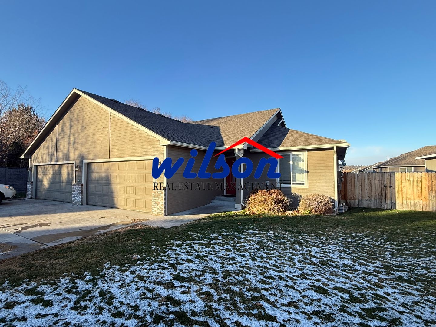 Yakima Apartment: 1900 Wellington Dr