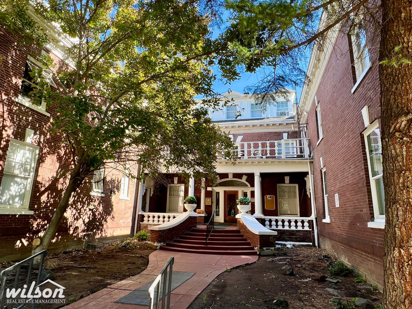 Yakima Apartment: 115 N Naches Ave