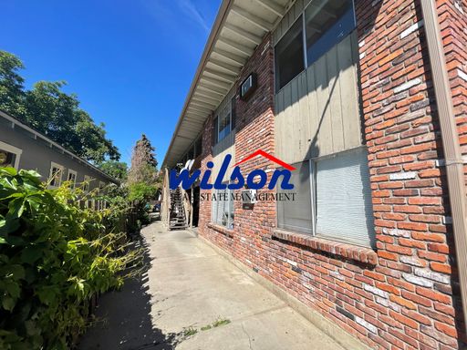 Upstairs 2bd/1ba Apartment with Water Sewer and Garbage Paid! – photo 1