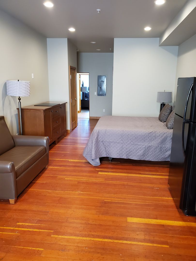 515 E Yakima Ave Studio, Yakima, WA 98901