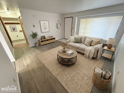 Two Bedroom Duplex with Washer and Dryer Hookups! – photo 1