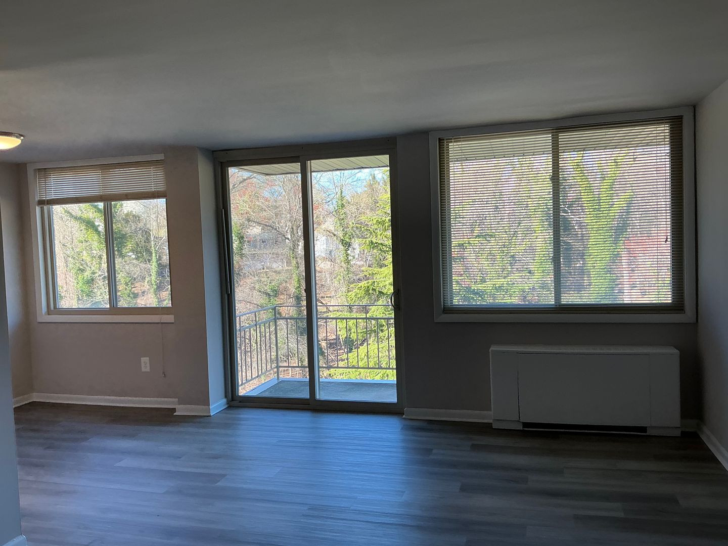 Oxon Hill Apartment: 7911 Indian Head Highway