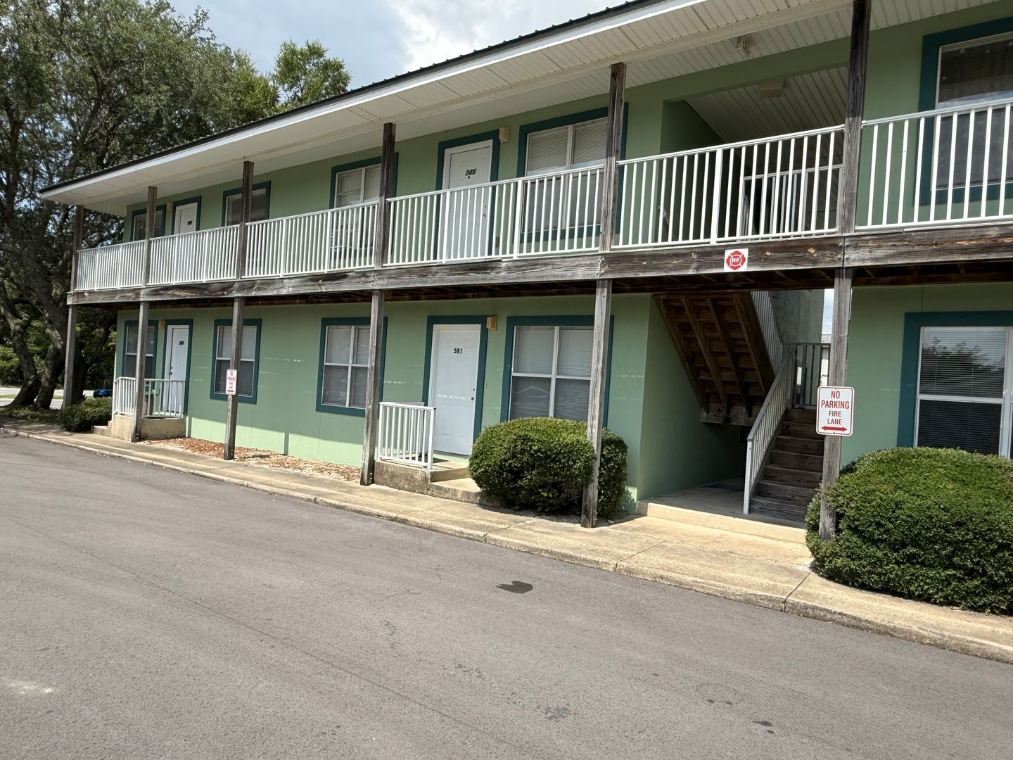 Mary Esther House: 587 Florosa Ct.