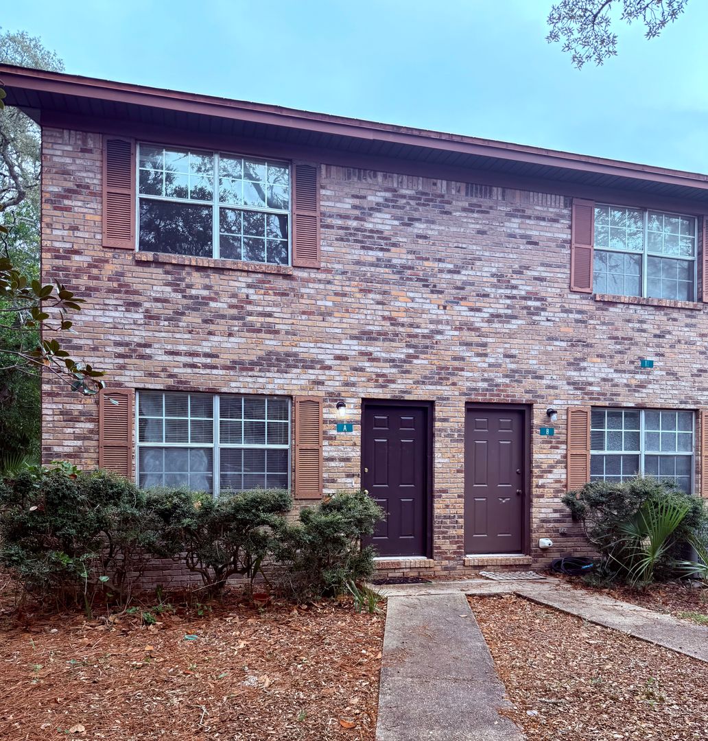 Fort Walton Beach Apartment: 17 Magnolia Ave SE