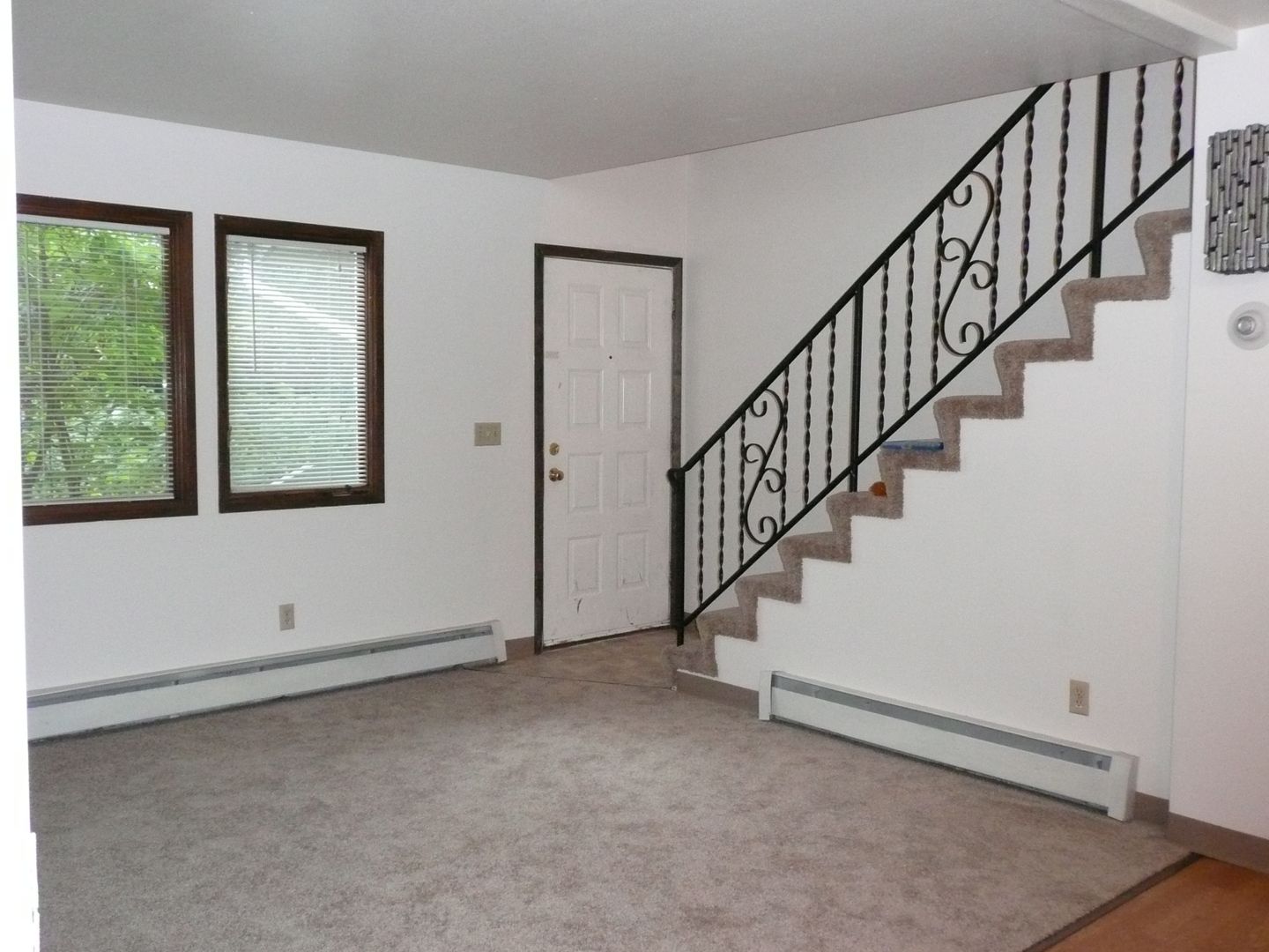 Anchorage Townhome: 1940 Marthas Vineyard Cir. #2