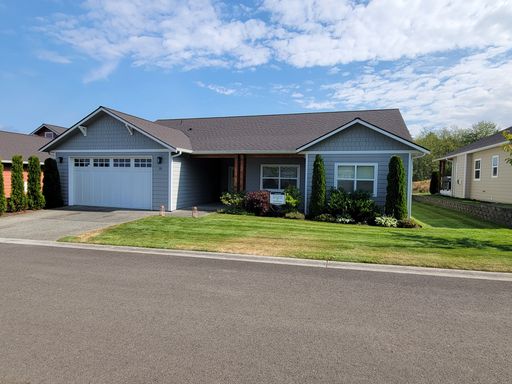 Home in Solana For Lease!