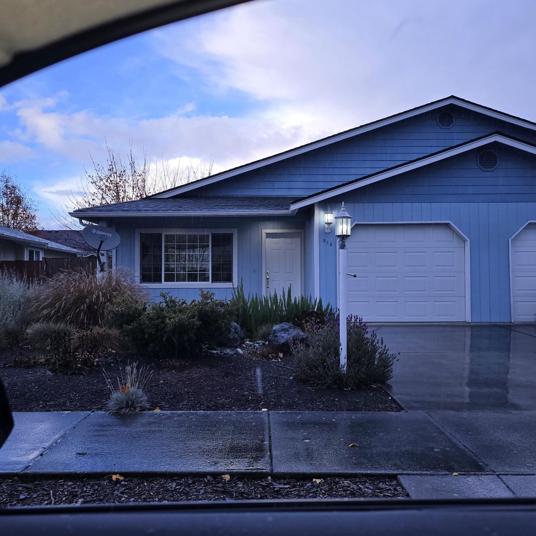 Sequim Condo: 818 E. Washington Place