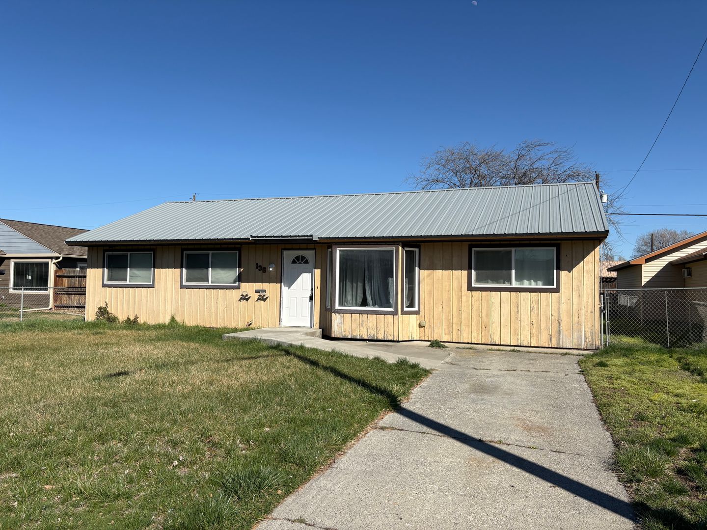 EPHRATA House: 136 J ST NE