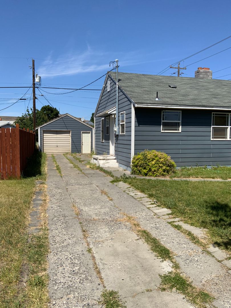 Ephrata House: 5 F SE