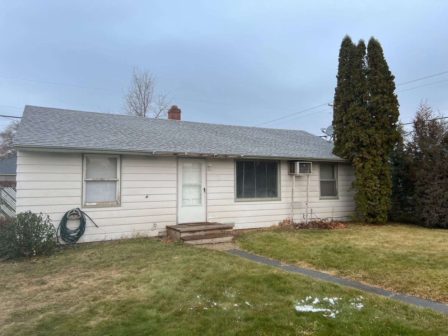 Ephrata House: 83 H NE