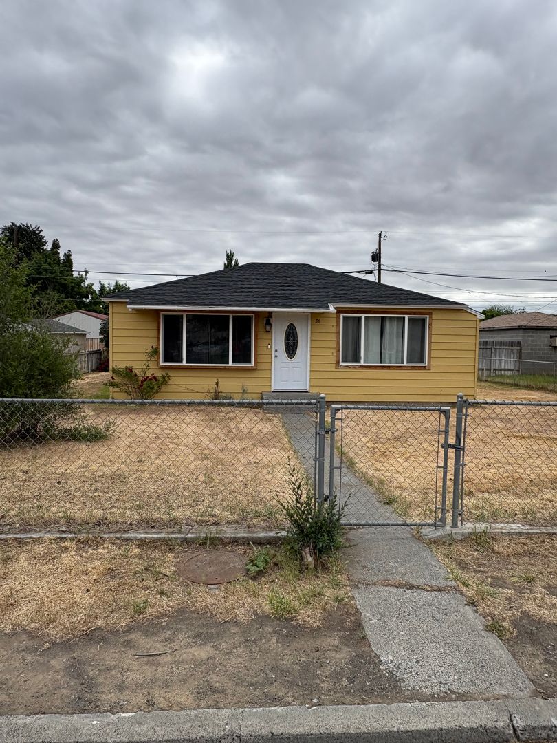 Ephrata House: 36 D NE