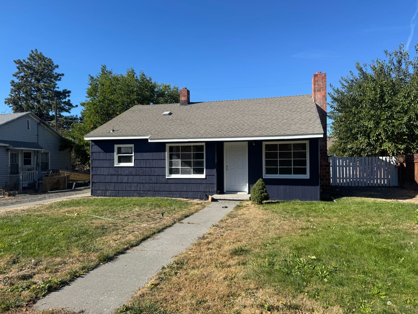 Ephrata House: 17 F St SE