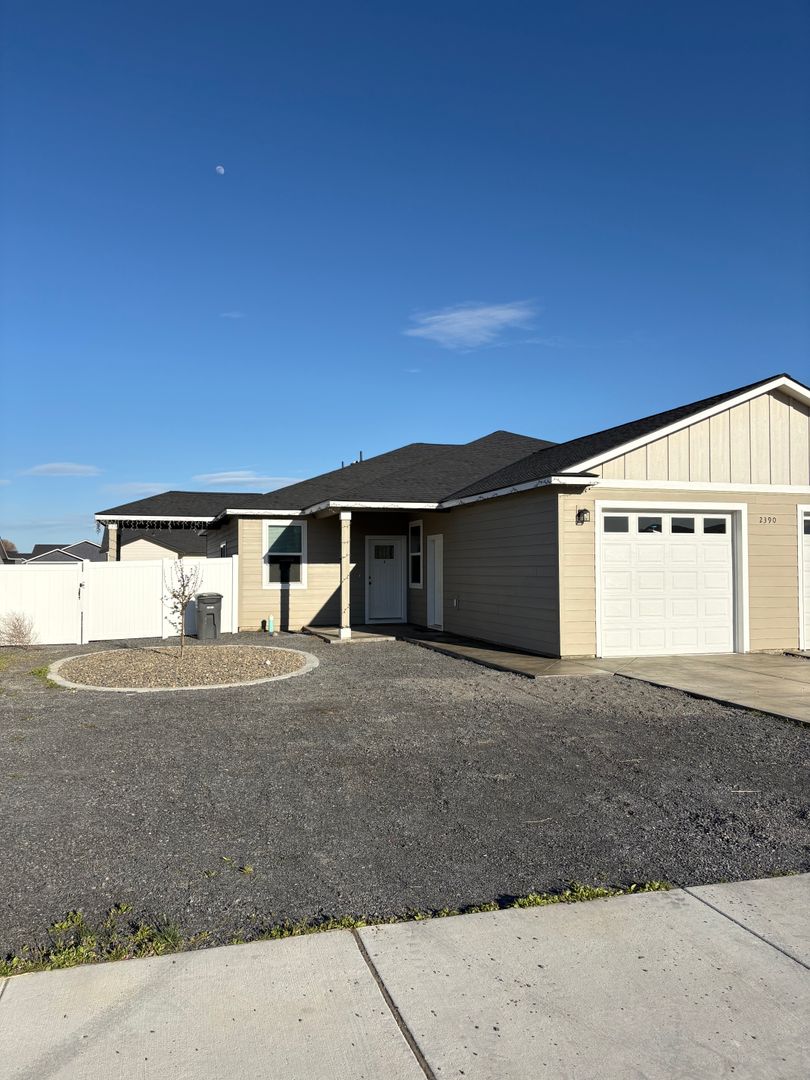 Ephrata Multiplex: 2390 Cascade Dr