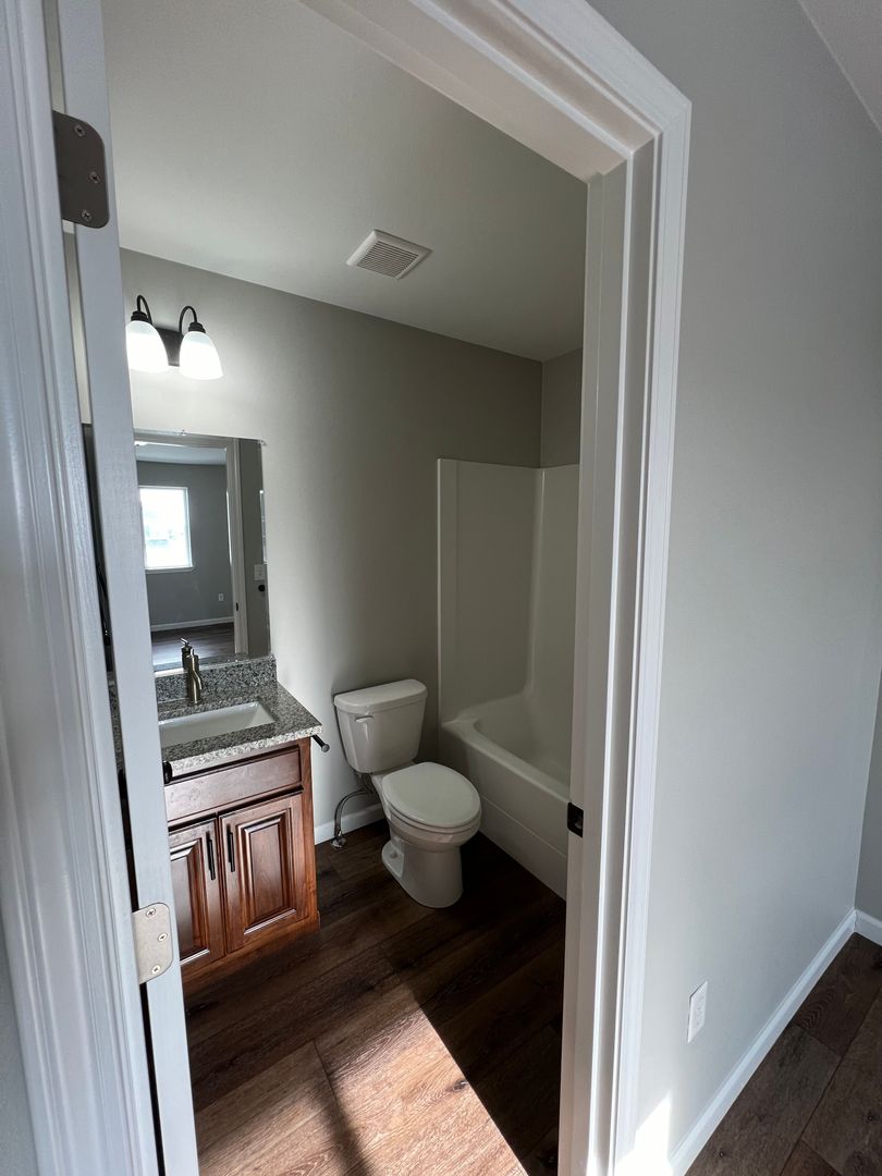 Quincy House: 214 P SW
