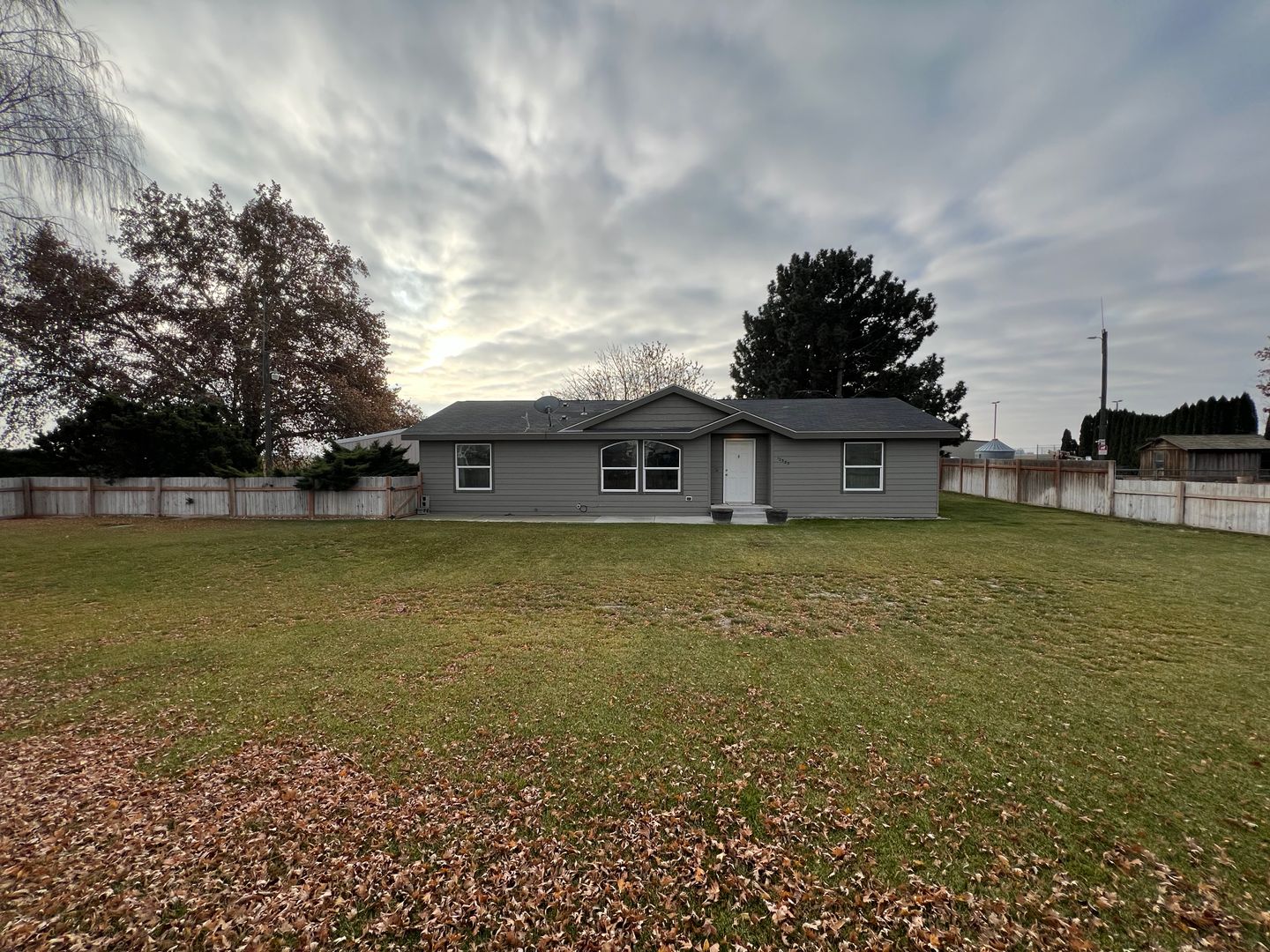 Quincy House: 12533 Rd 9 NW