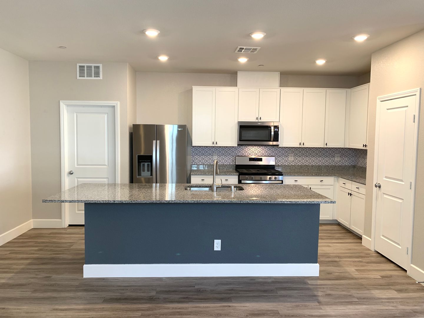 Henderson House: 2944 Capobella Ave