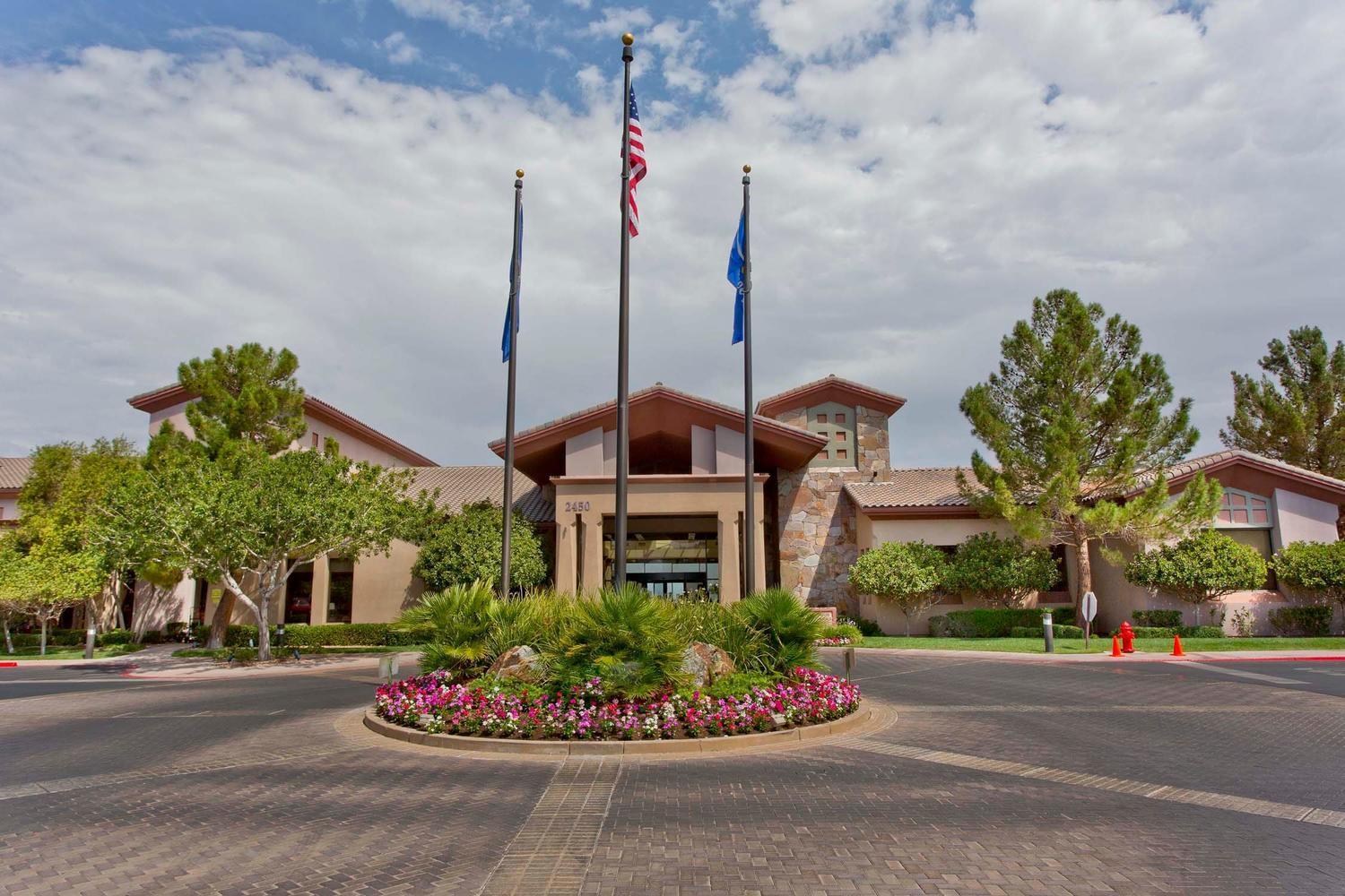 Henderson House: 2548 Thatcher Ave