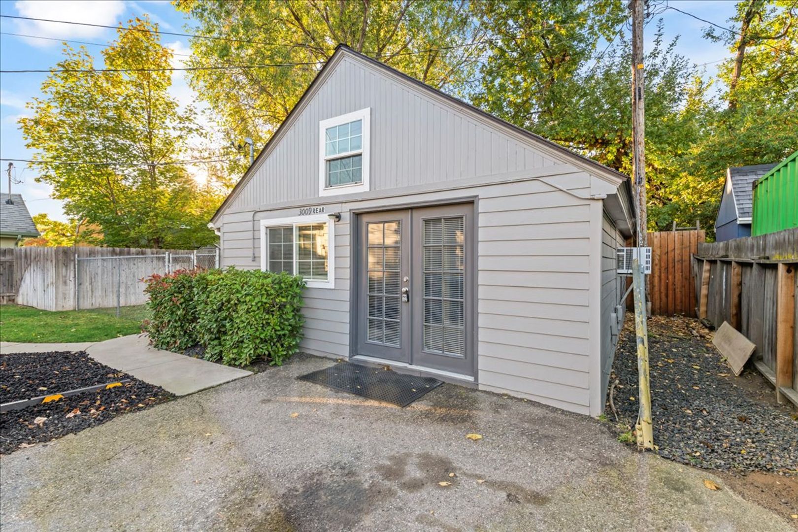 Boise House: 3009 W. Overland Rd (Rear)