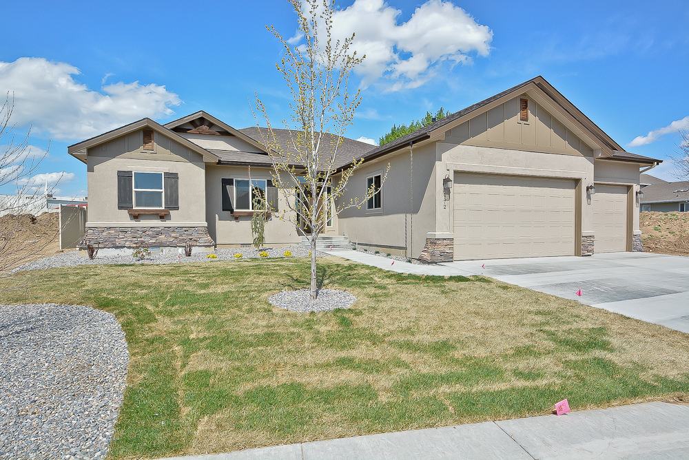 Meridian House: 2772 E. Rochester Crt