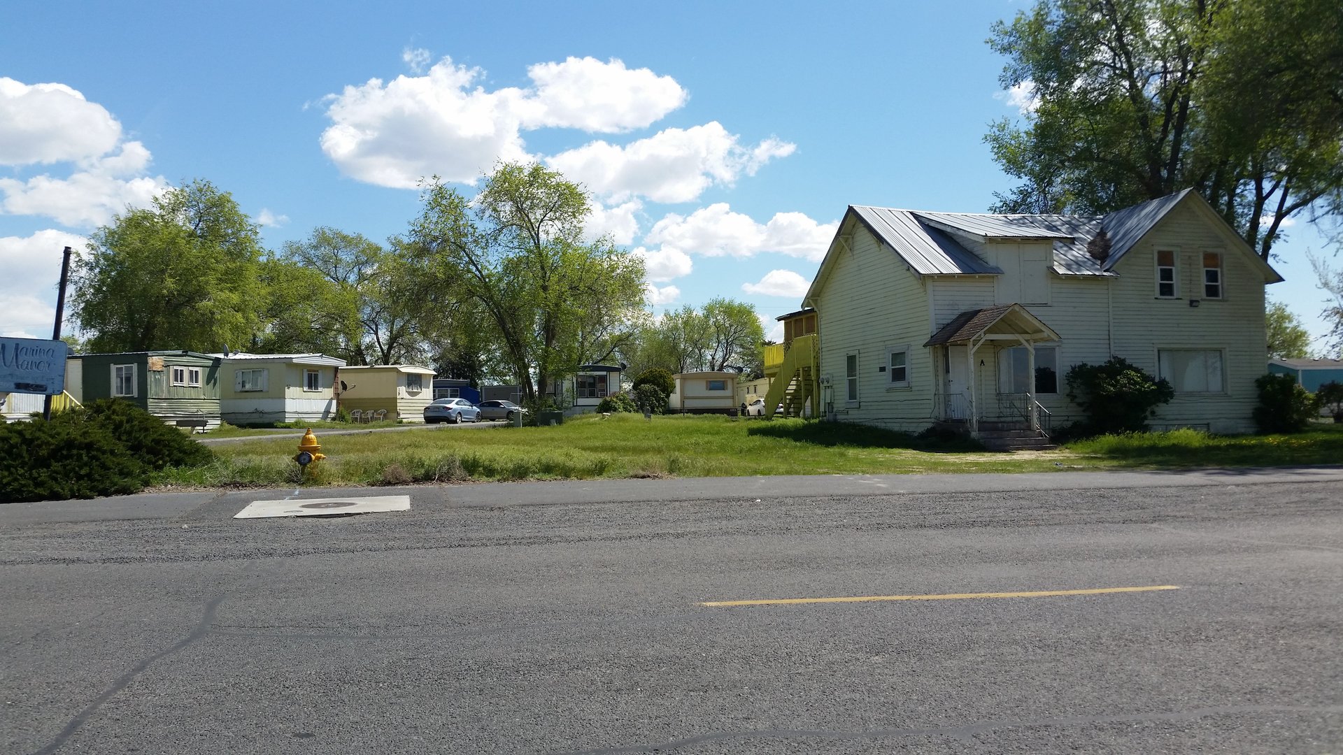 Moses Lake Apartment: 1123 Marina Drive