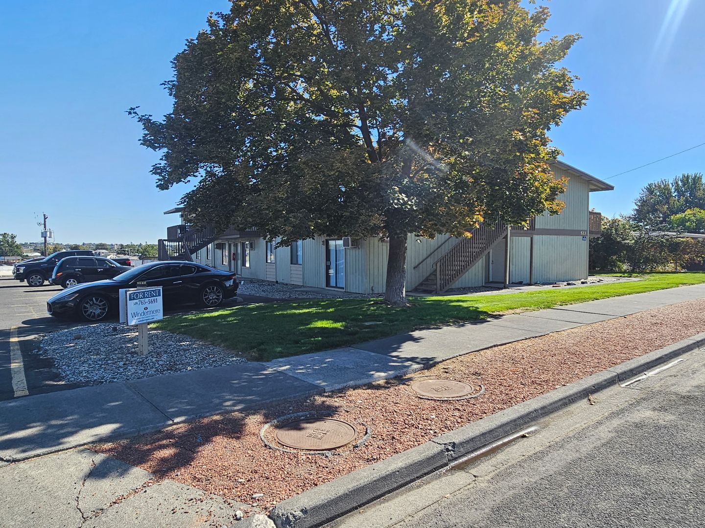 Moses Lake Apartment: 523 W Crest Dr