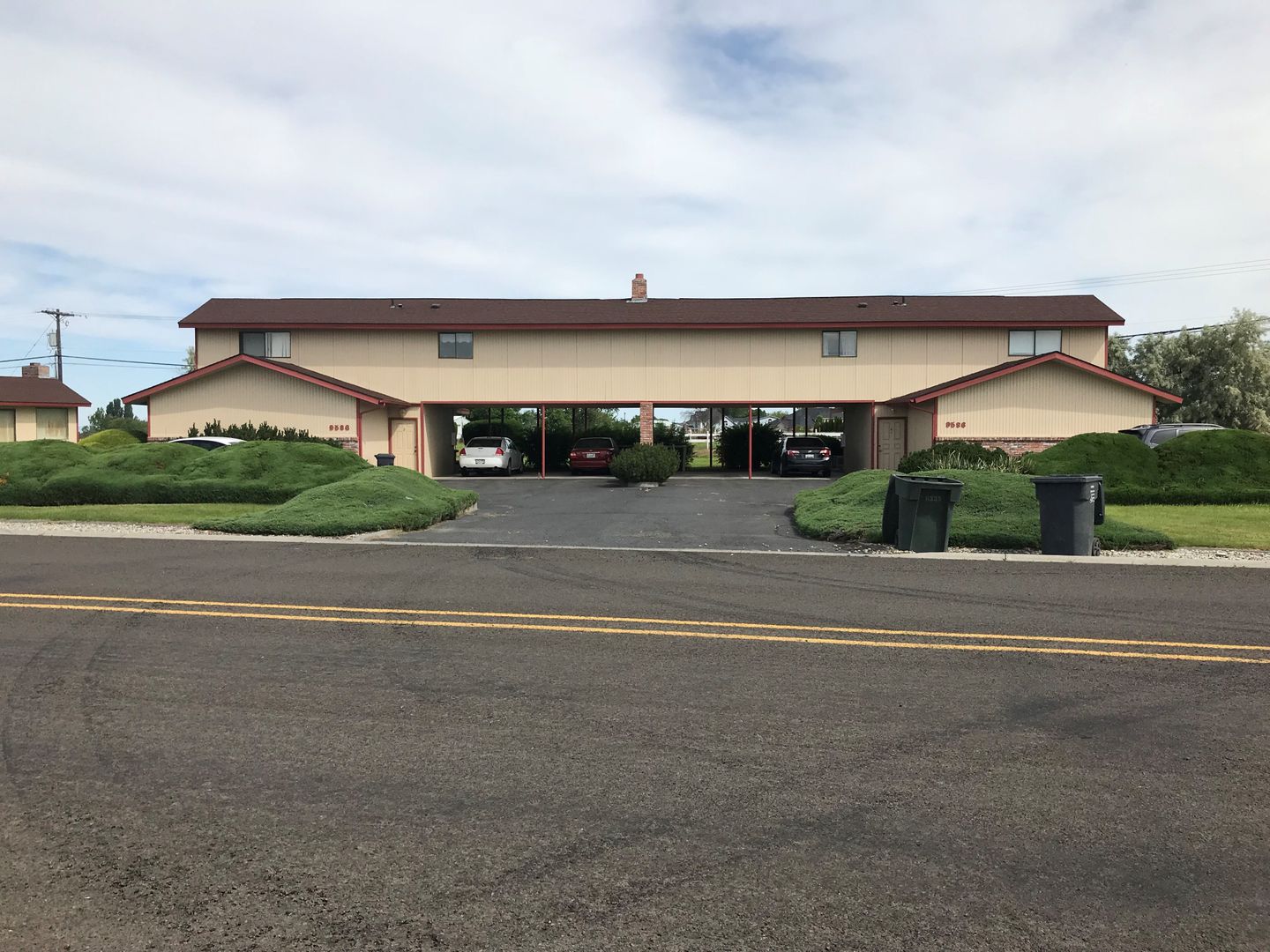 Moses Lake Apartment: 9586 Goodrich Road