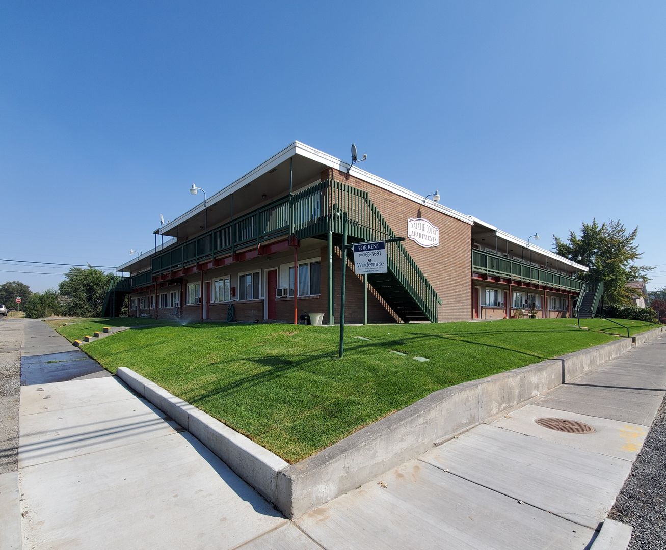 MOSES LAKE Apartment: 601 S. Division St.