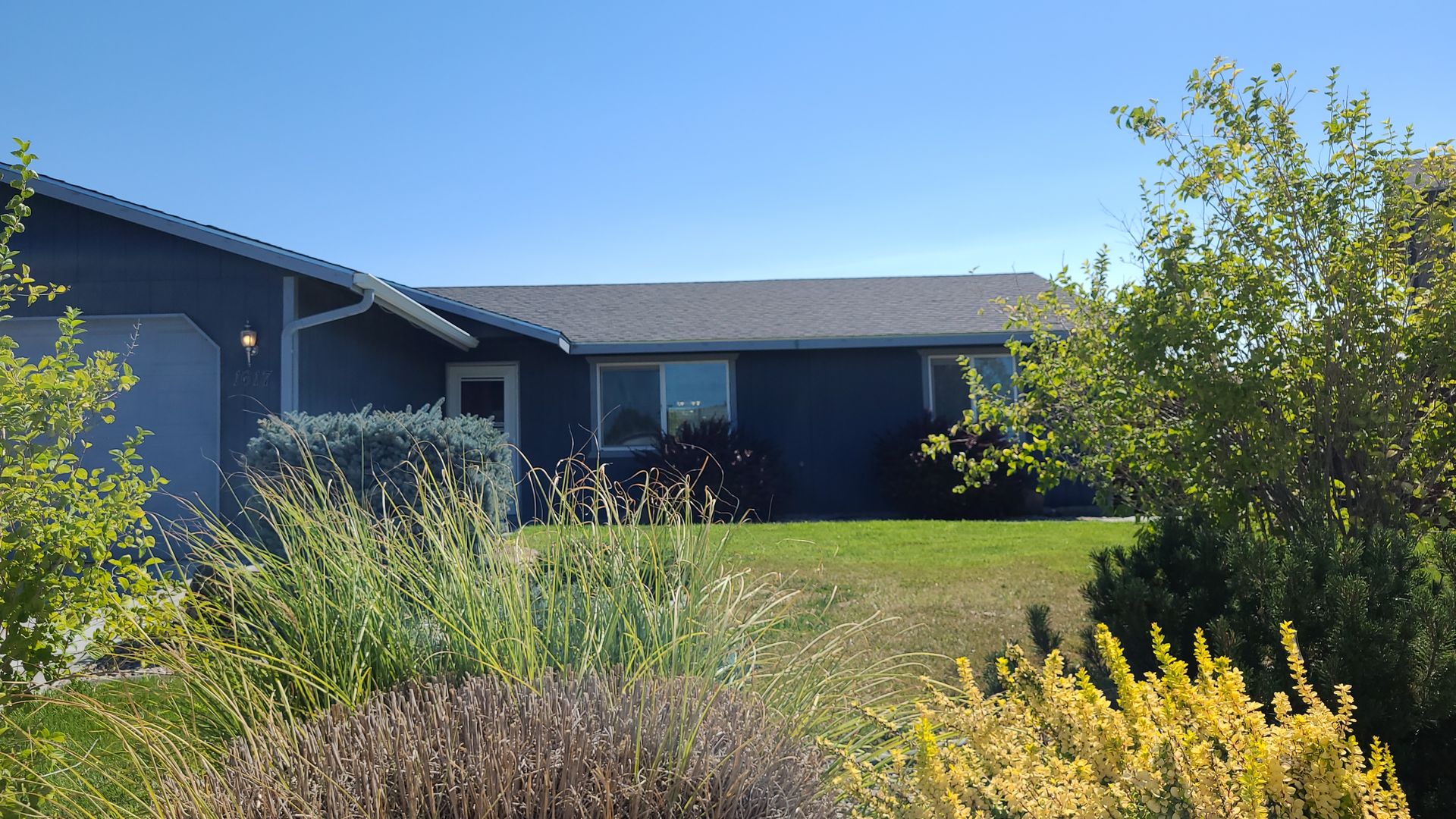 Moses Lake House: 1617 Dynasty Drive