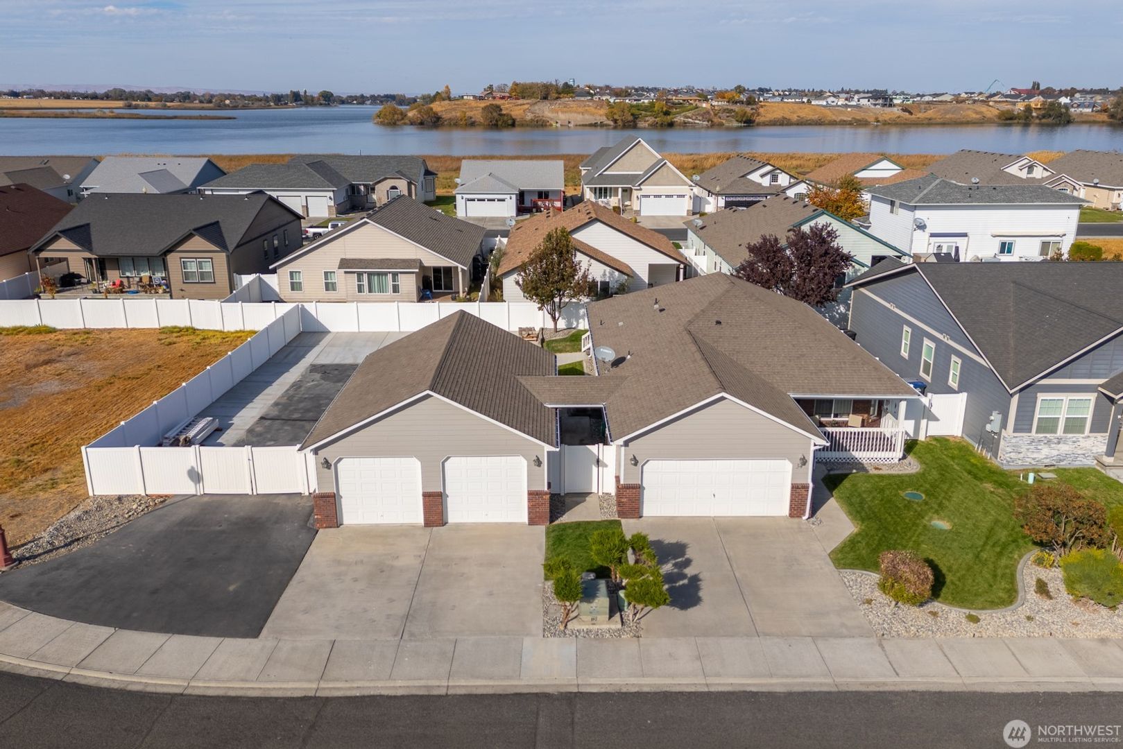 Moses Lake House: 1300 W Marina Dr #34