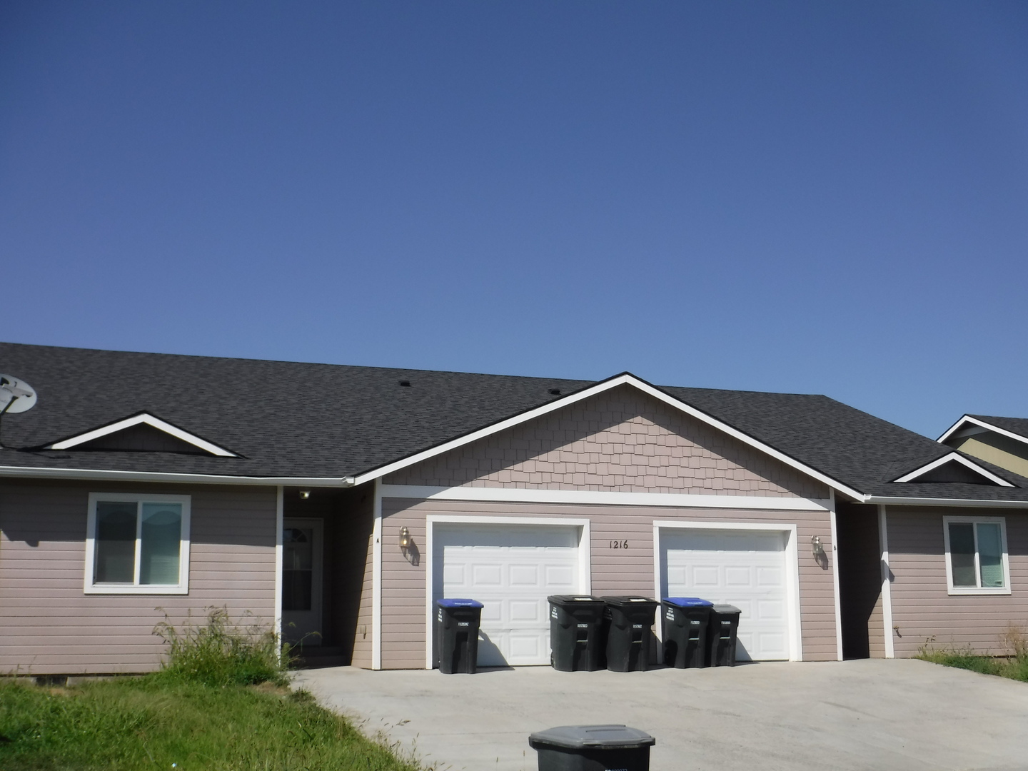 MOSES LAKE Apartment: 1216 FRANKLIN