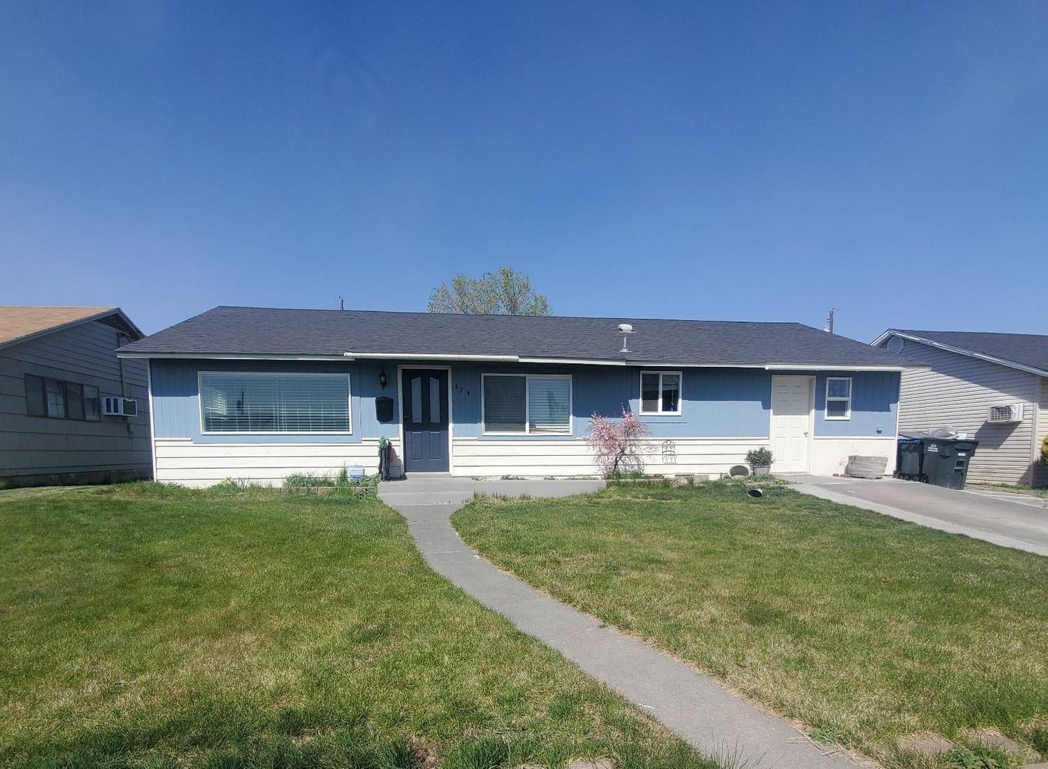 Moses Lake House: 424 N Clark Road