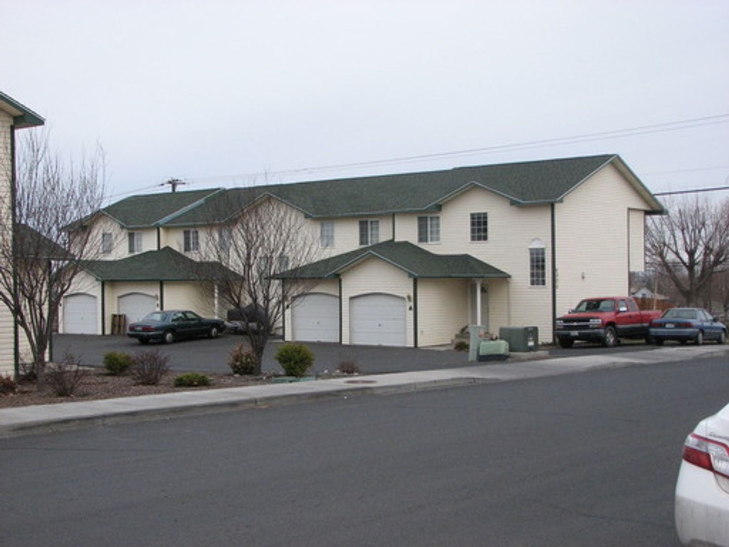 Moses Lake Apartment: 1306 S Skyline Dr