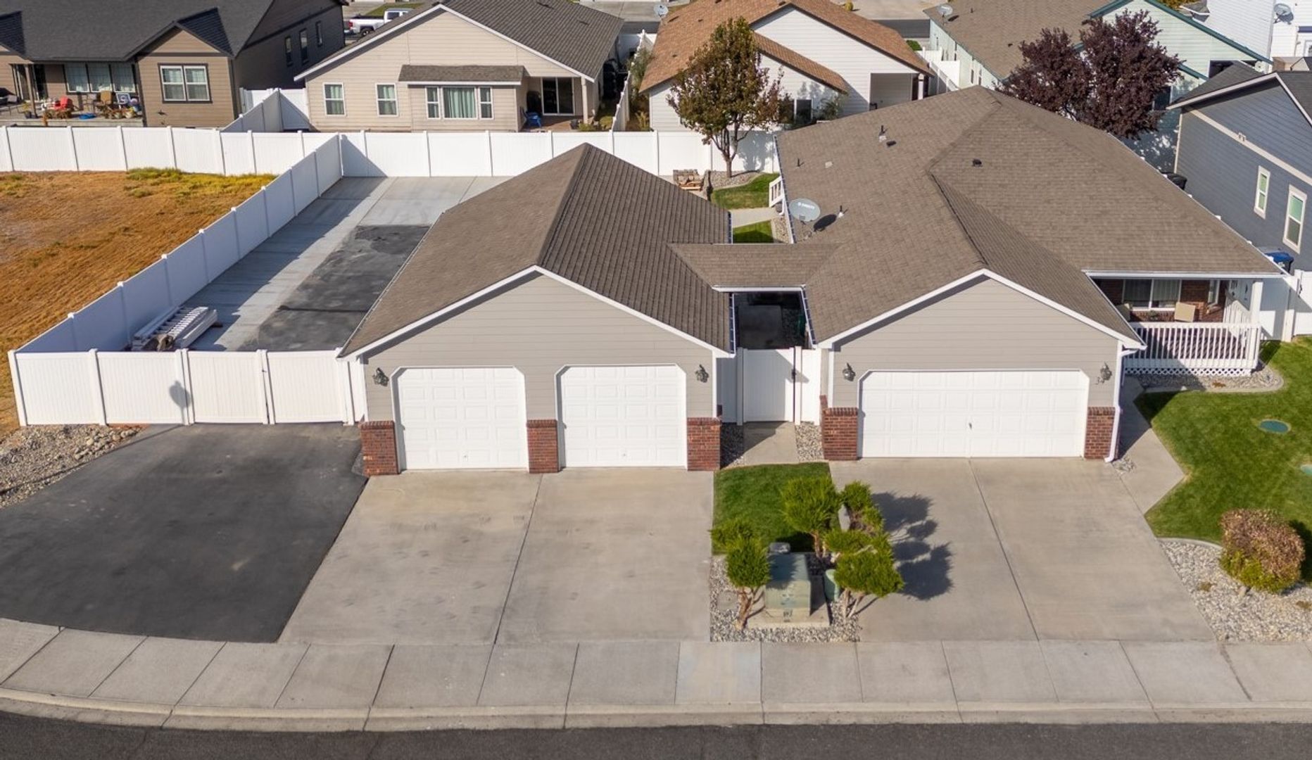 Moses Lake House: 1300 W Marina Dr #34
