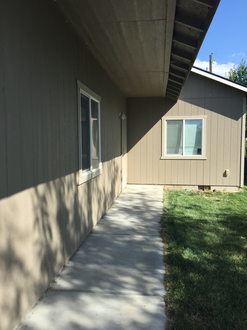 Moses Lake Multiplex: 1729 W Bemis Street