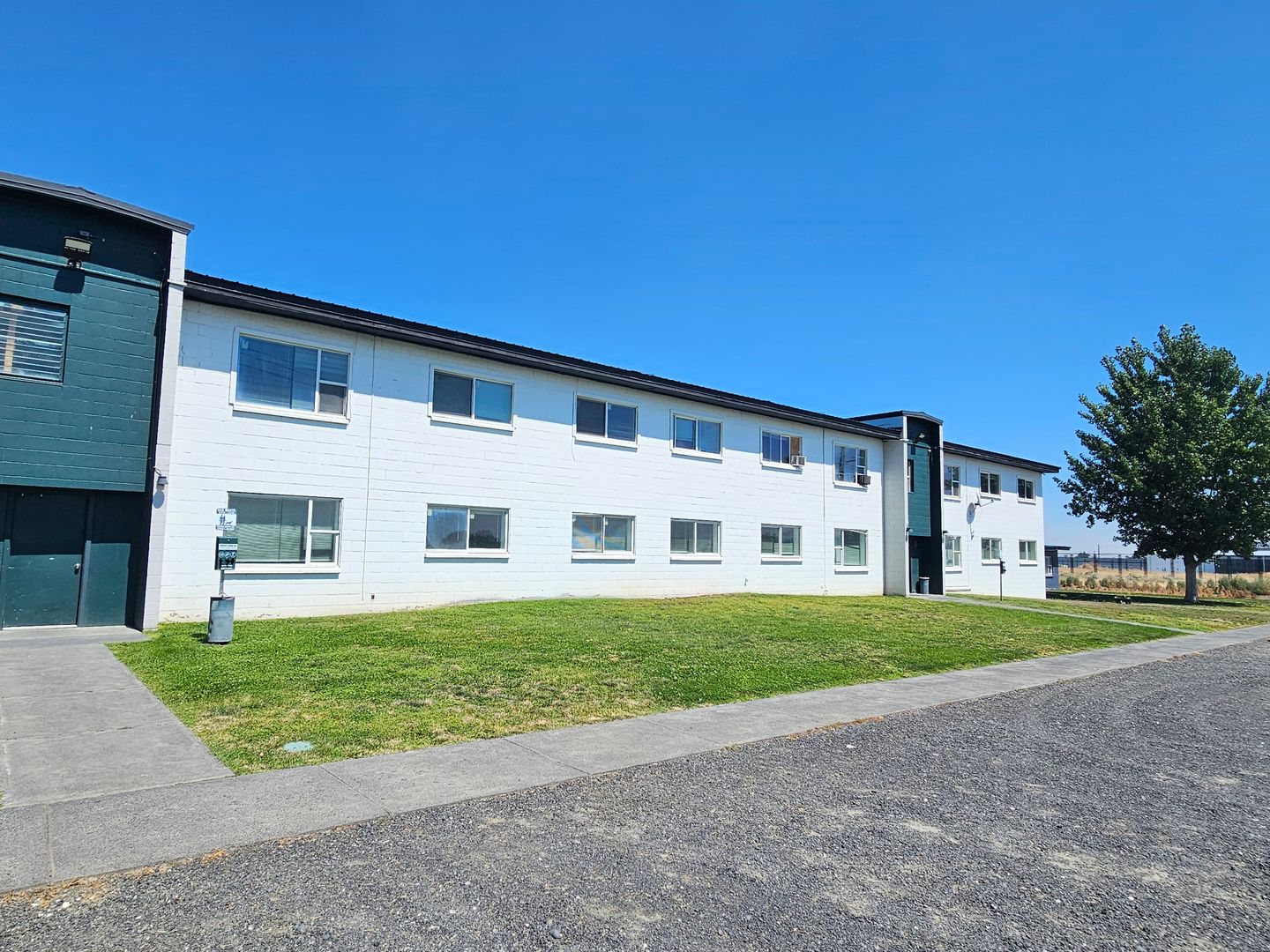 Moses Lake Apartment: 6379 Arnold Drive NE