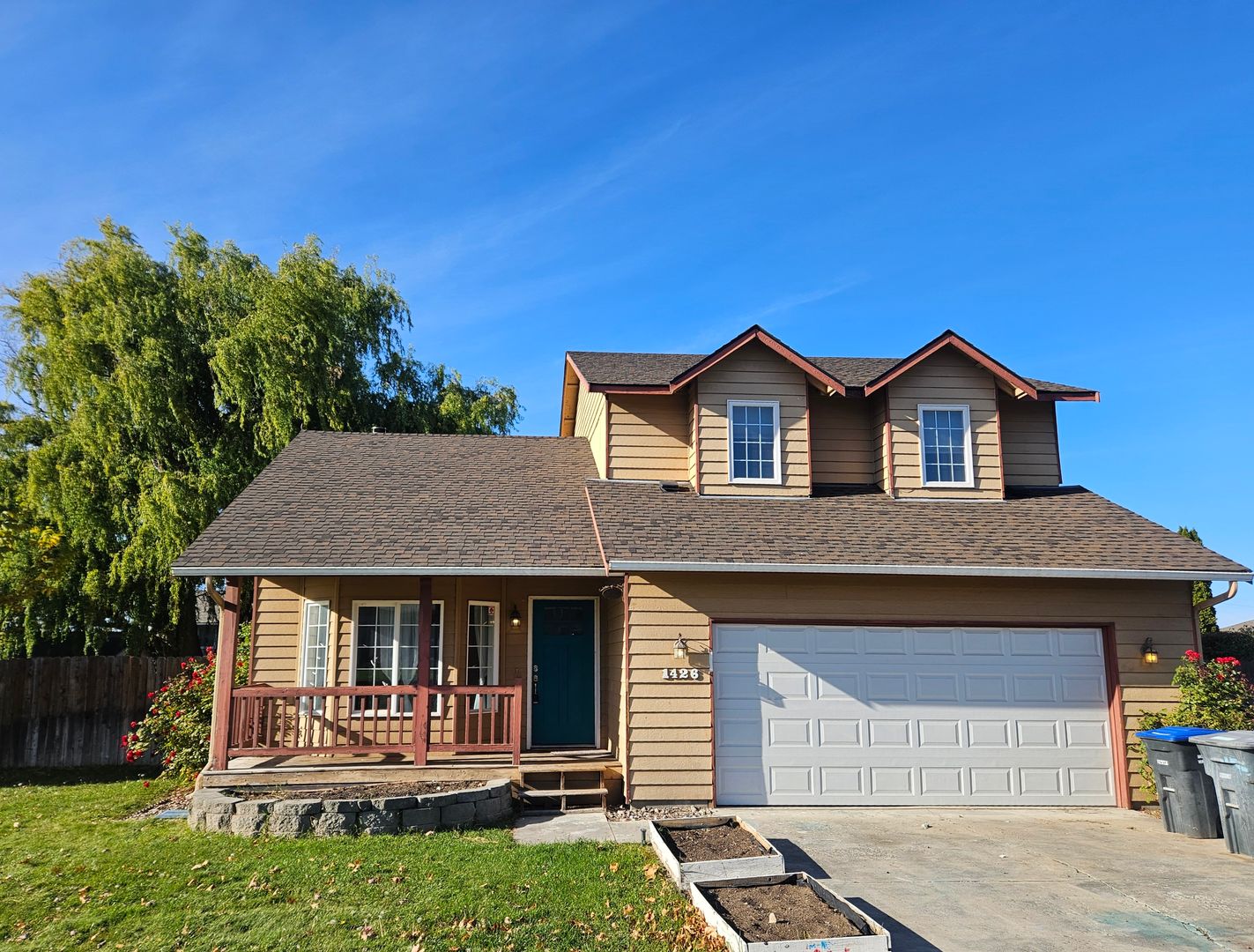 Moses Lake House: 1426 S James Ave