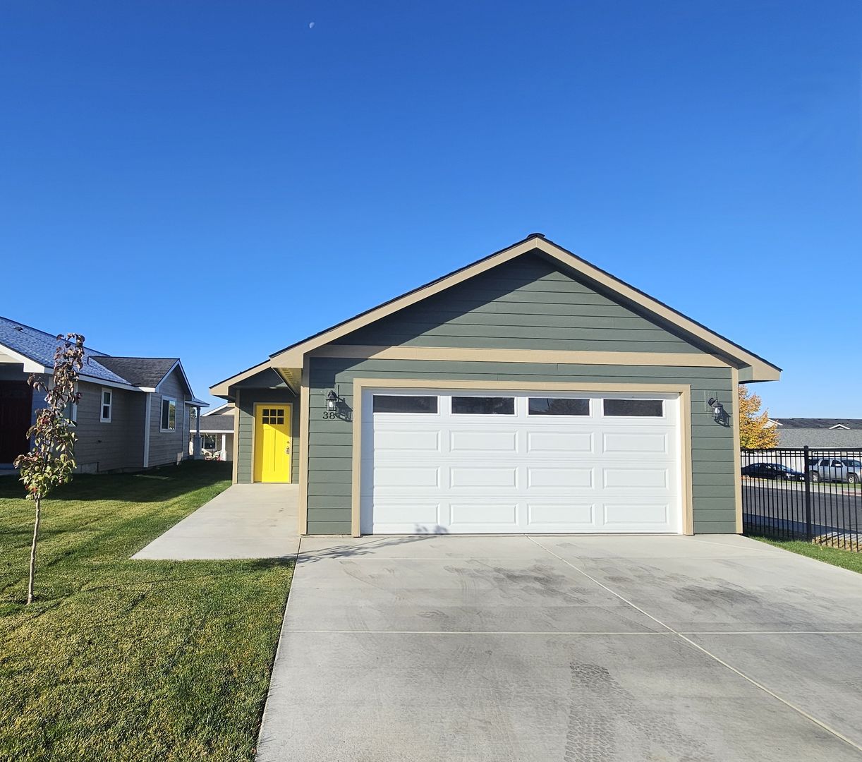 Moses Lake House: 123 E 9th Ave Unit 38