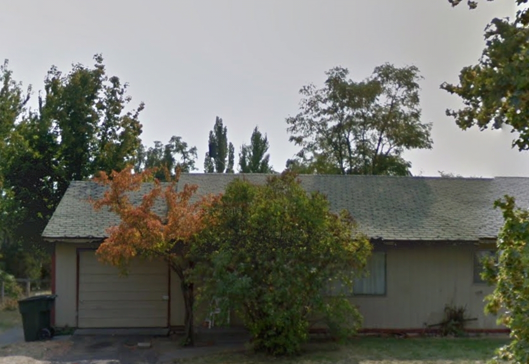 Moses Lake Apartment: 1222-1224 Doolittle Dr NE