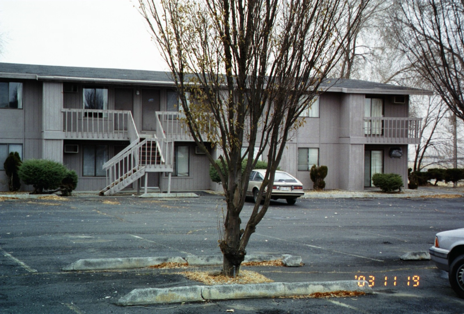Moses Lake Apartment: 523 W Crest Dr