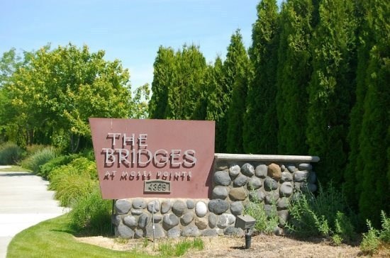 Moses Lake Apartment: 4395 Westshore Dr NE, #103