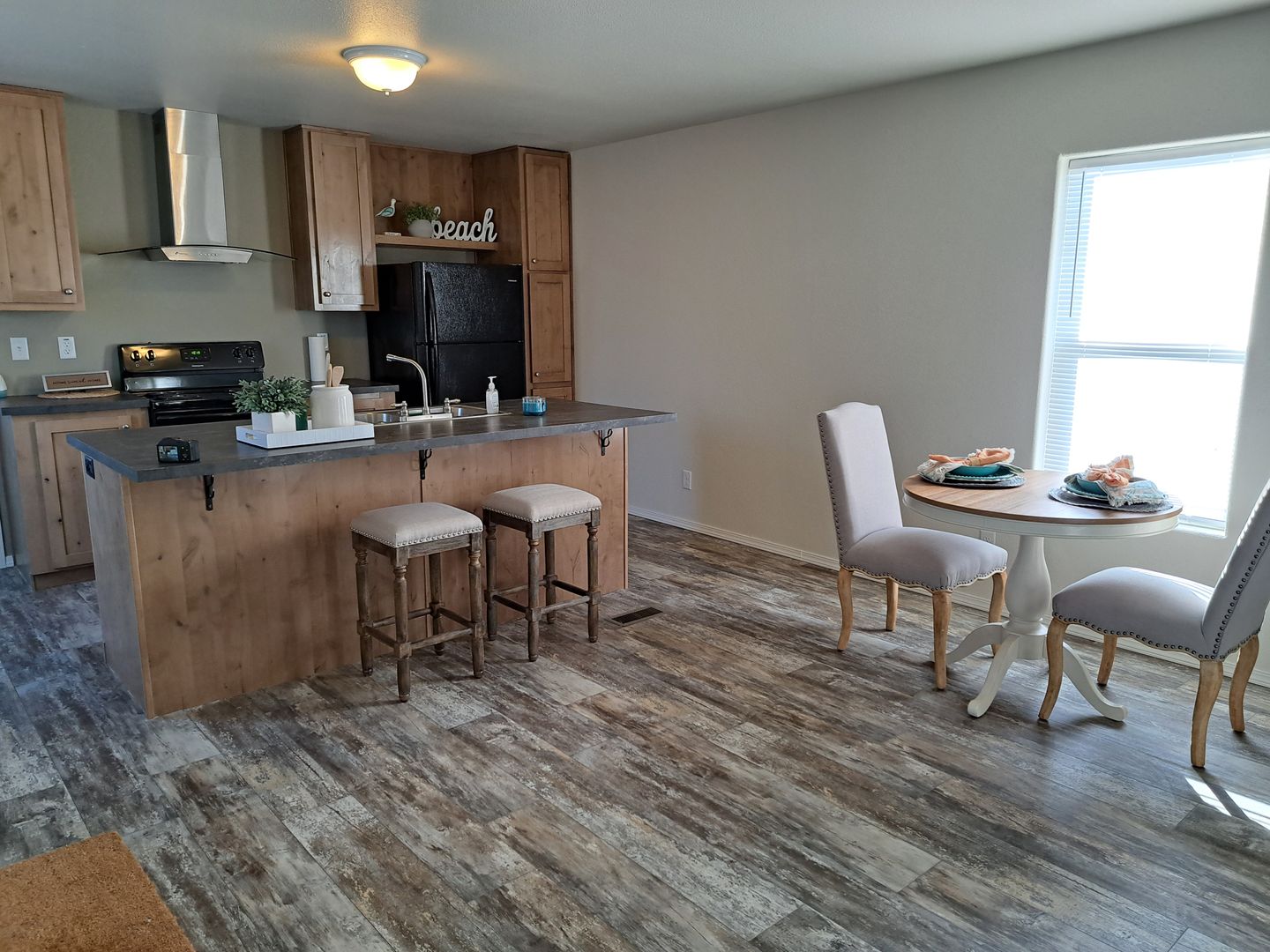 Moses Lake House: 8711 Vince Rd NE